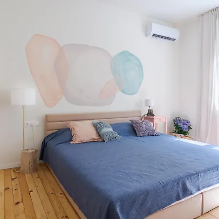 Little Perfection - Super King Size Bed - Wifi 200 Mbp * Sofia