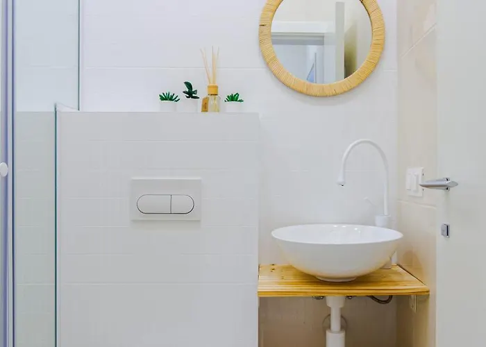 Little Perfection - Super King Size Bed - Wifi 200 Mbp